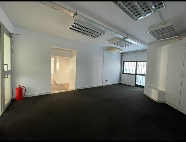 256M² OFFICE TO LET IN RIVONIA